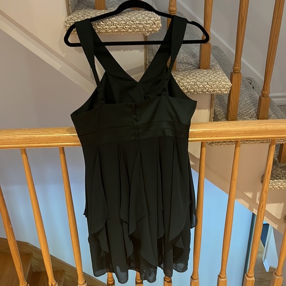 Emerald green mini dress. Could be worn for prom - Picture 2 of 5